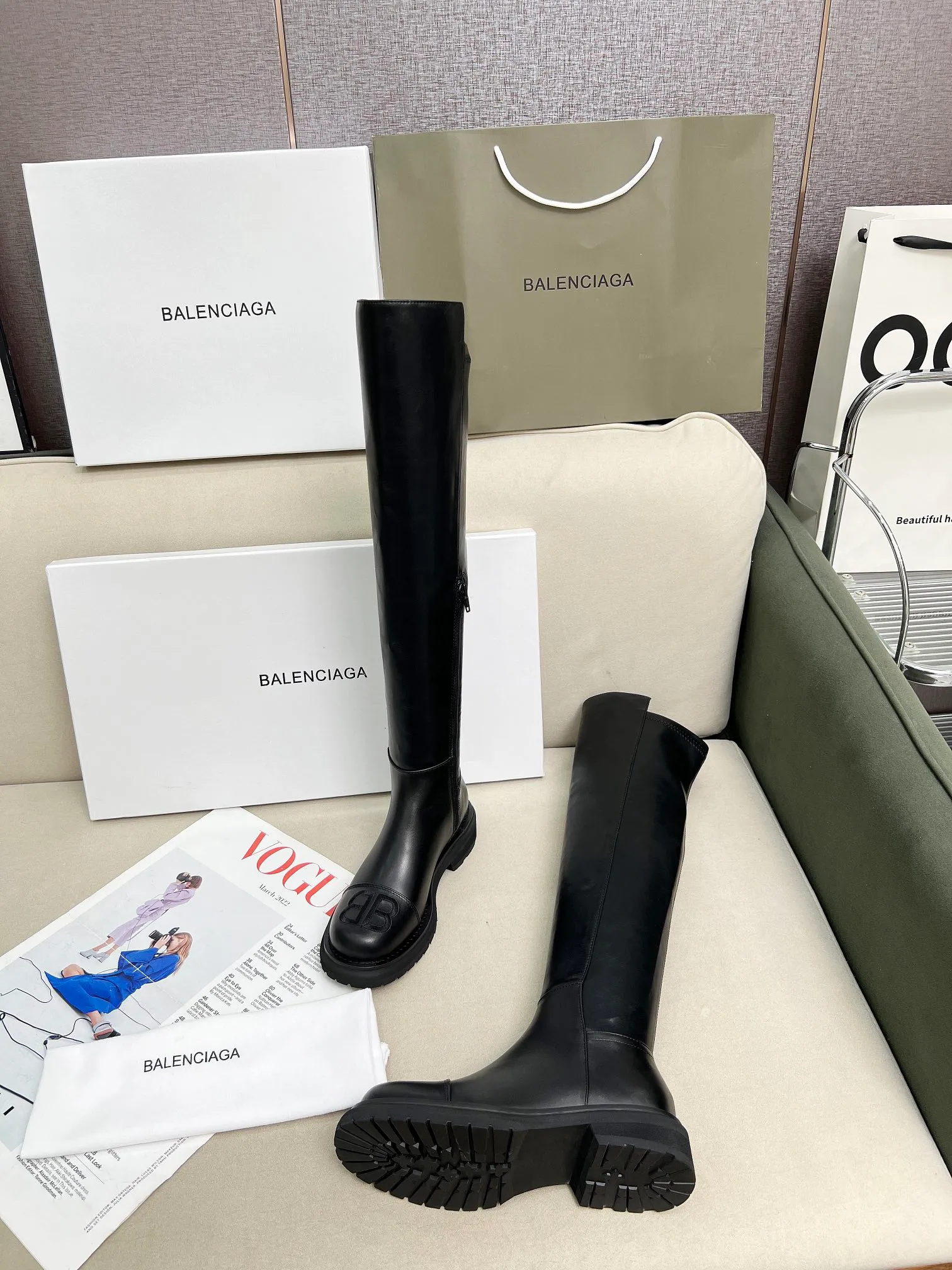 👟👟Ex-factory price 660👟👟 🍓 2024 Autumn and Winter BALENCIAGA/Balenciaga stretch boots are recommended [Proud] This shoe is very popular this year, independent style ➕ impeccable detail workmanship everywhere. 🆚Fabric: First-layer cowhide + boot elastic pu. Inner sheepskin size 35-40, 41 can be customized.